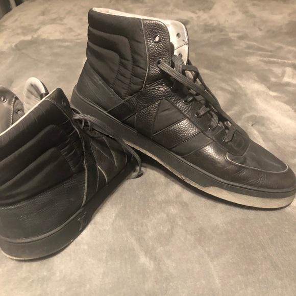 Louis Vuitton Sneakers - Picture 6 of 6